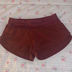 lulu lemon speed up low rise 2.5 inseam shorts